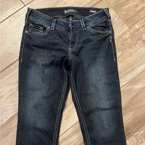 NWOT Silver Suki mid rise capri size 31